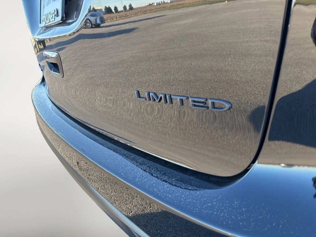 2026 Chrysler Pacifica Limited - Photo 17