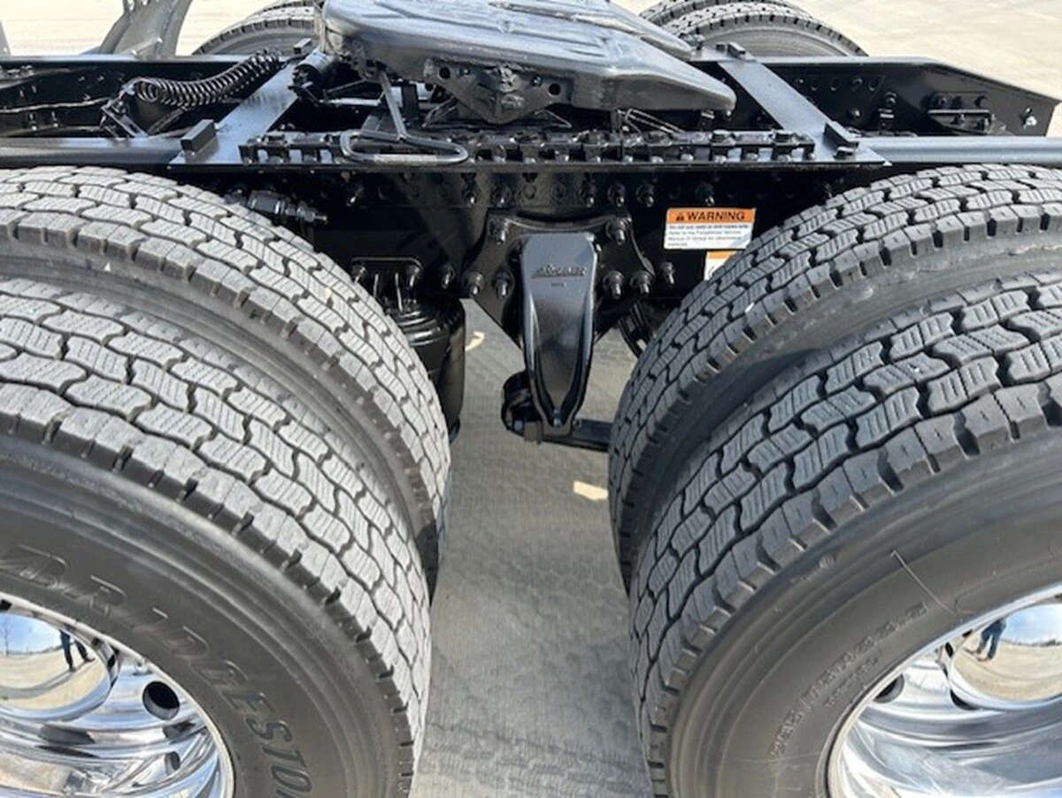 2023 Freightliner Cascadia - image 10