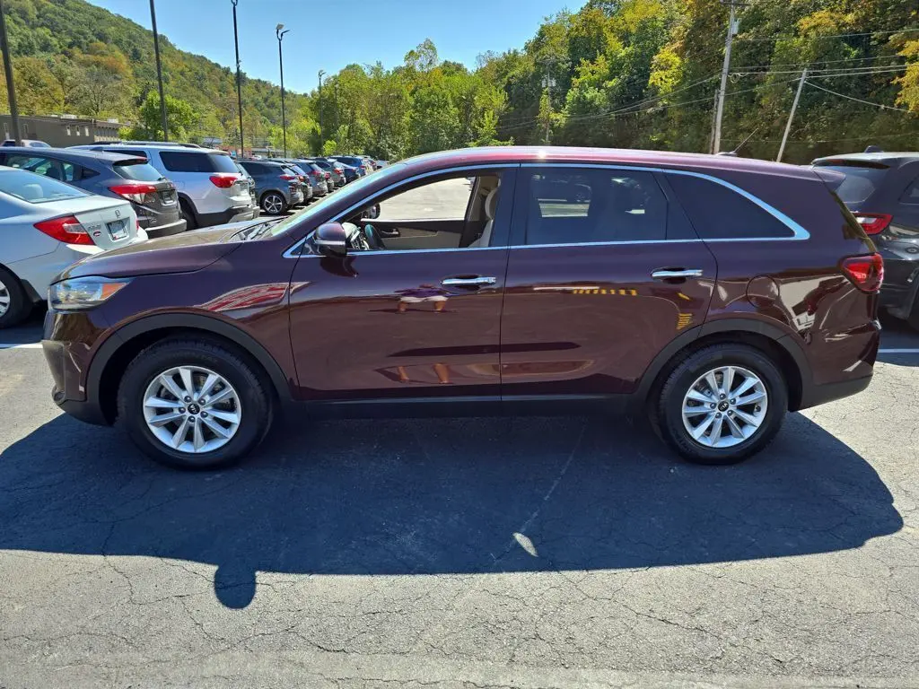 2020 Kia Sorento LX photo 2