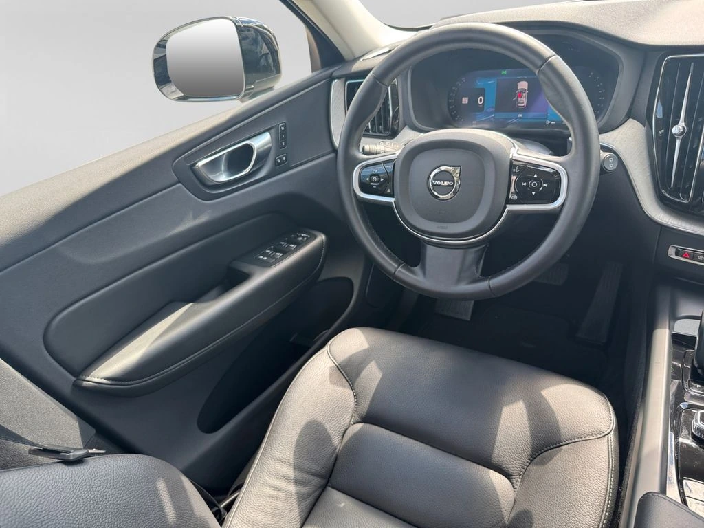 2025 Volvo XC60 Plus - Photo 16