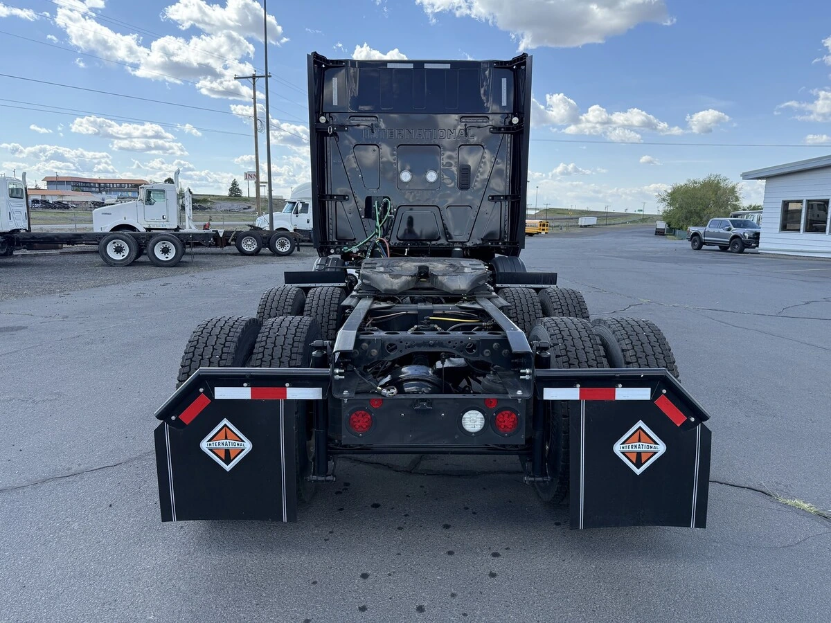 2024 International LT — photo 4