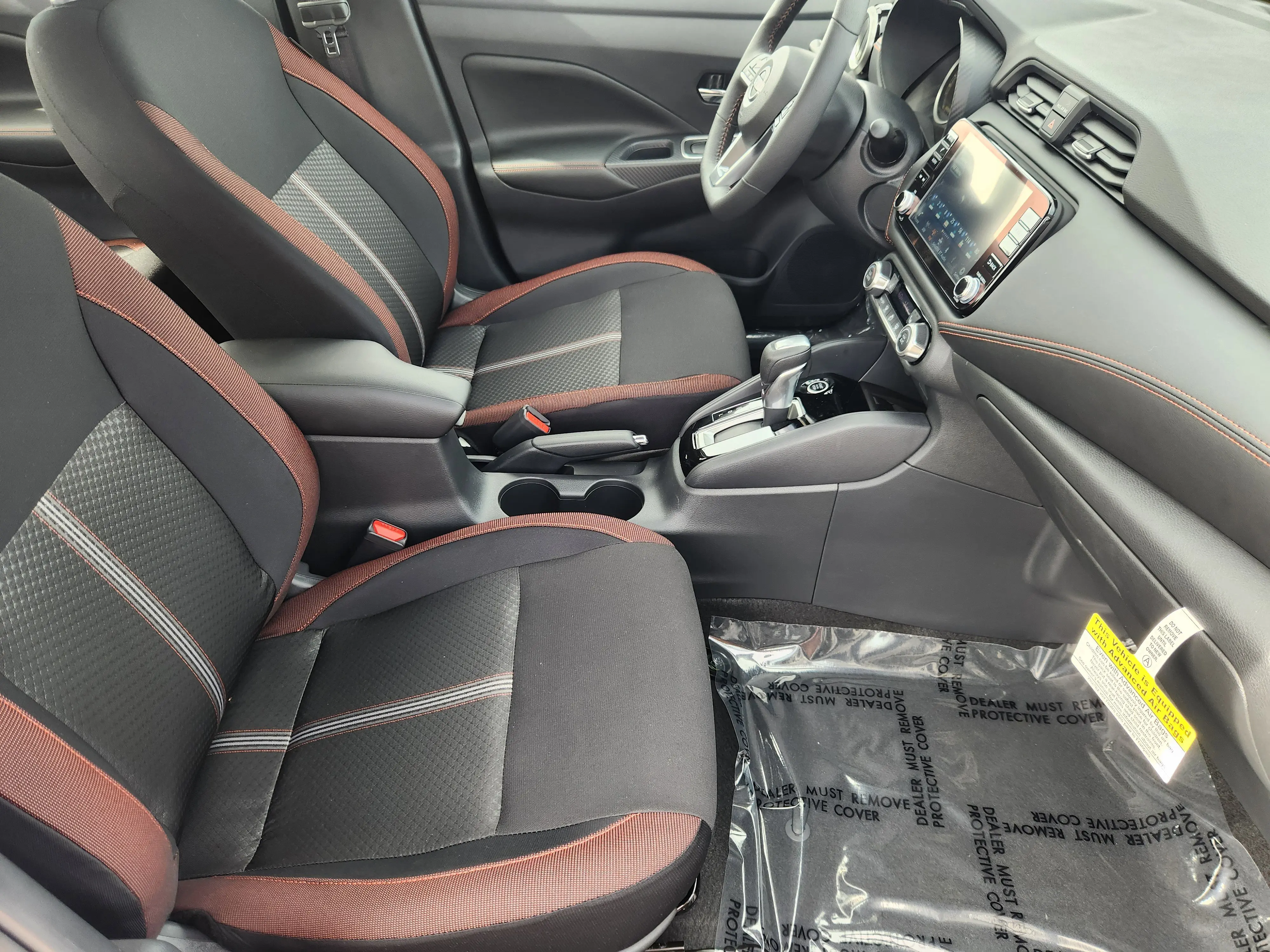 2025 Nissan Versa SR photo 10