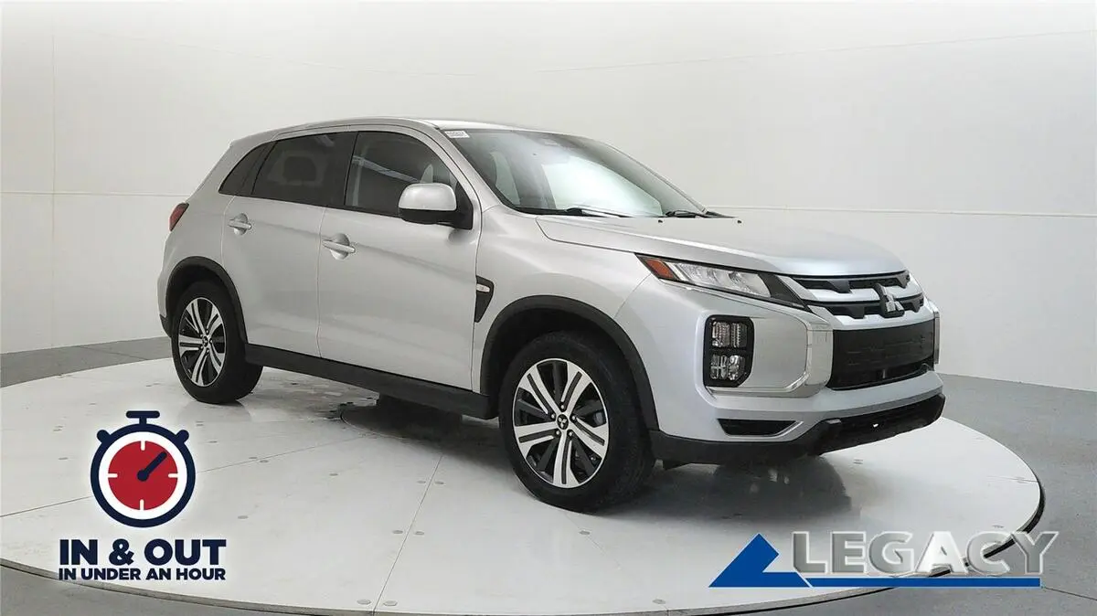 2023 Mitsubishi Outlander Sport ES's photo