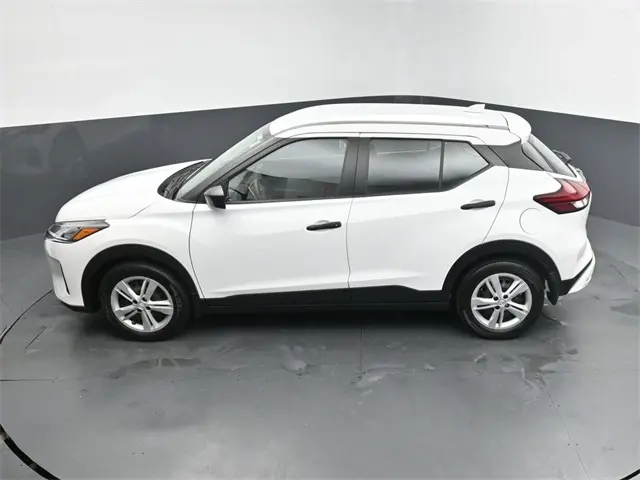 2023 Nissan Kicks S photo 23