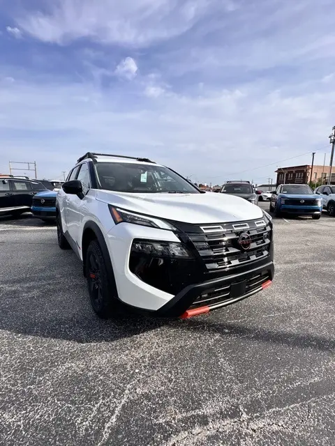 2026 Nissan Rogue SV photo 3