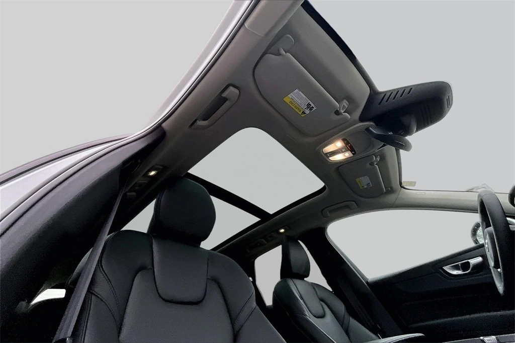 2023 Volvo - image 26