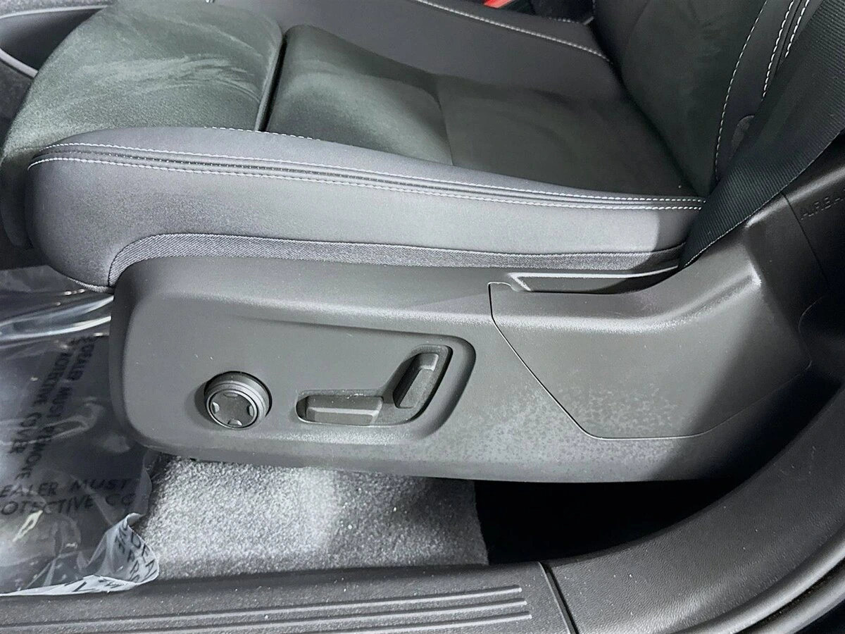 2023 Volvo - image 21