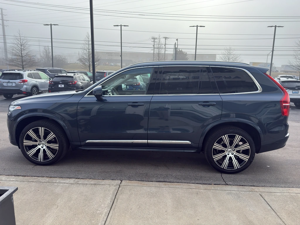 2023 Volvo - image 6