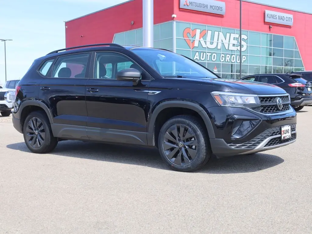 Used 2022 Volkswagen Taos S with VIN 3VVAX7B20NM010900 for sale in Madison, WI