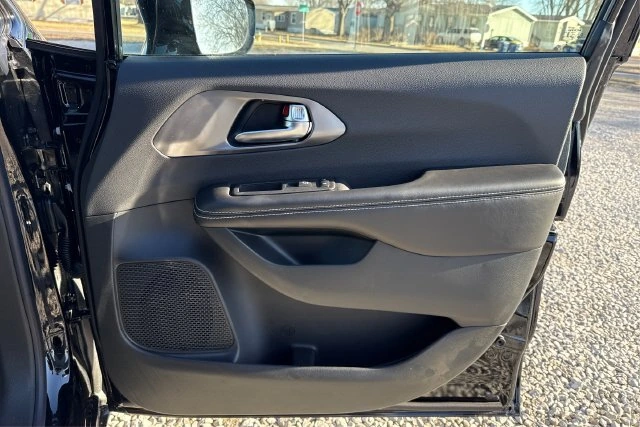 2026 Chrysler Pacifica Select - Photo 20