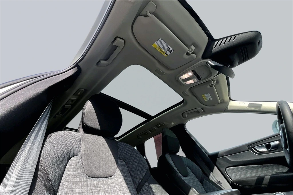 2023 Volvo - image 26