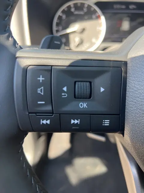 2026 Nissan Rogue SV photo 10