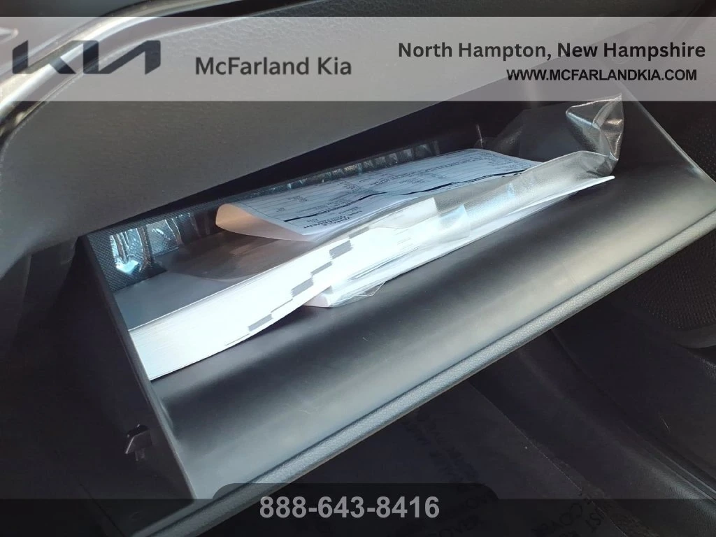 2025 Kia K5 LXS - Photo 30