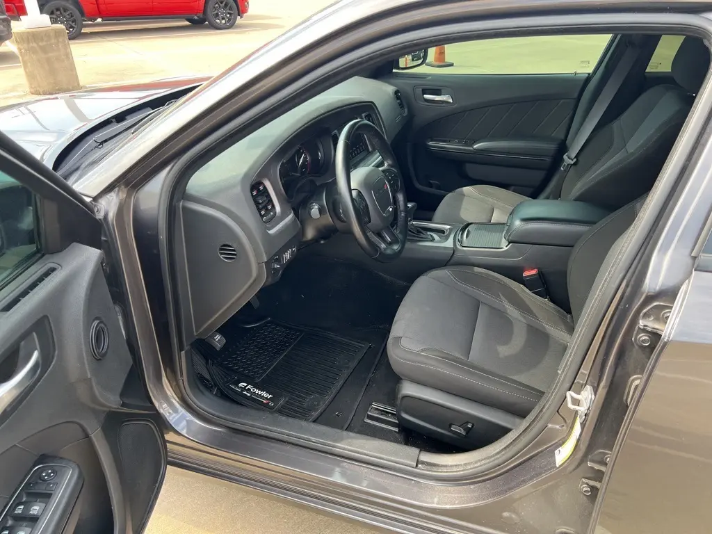 2022 Dodge Charger SXT photo 8