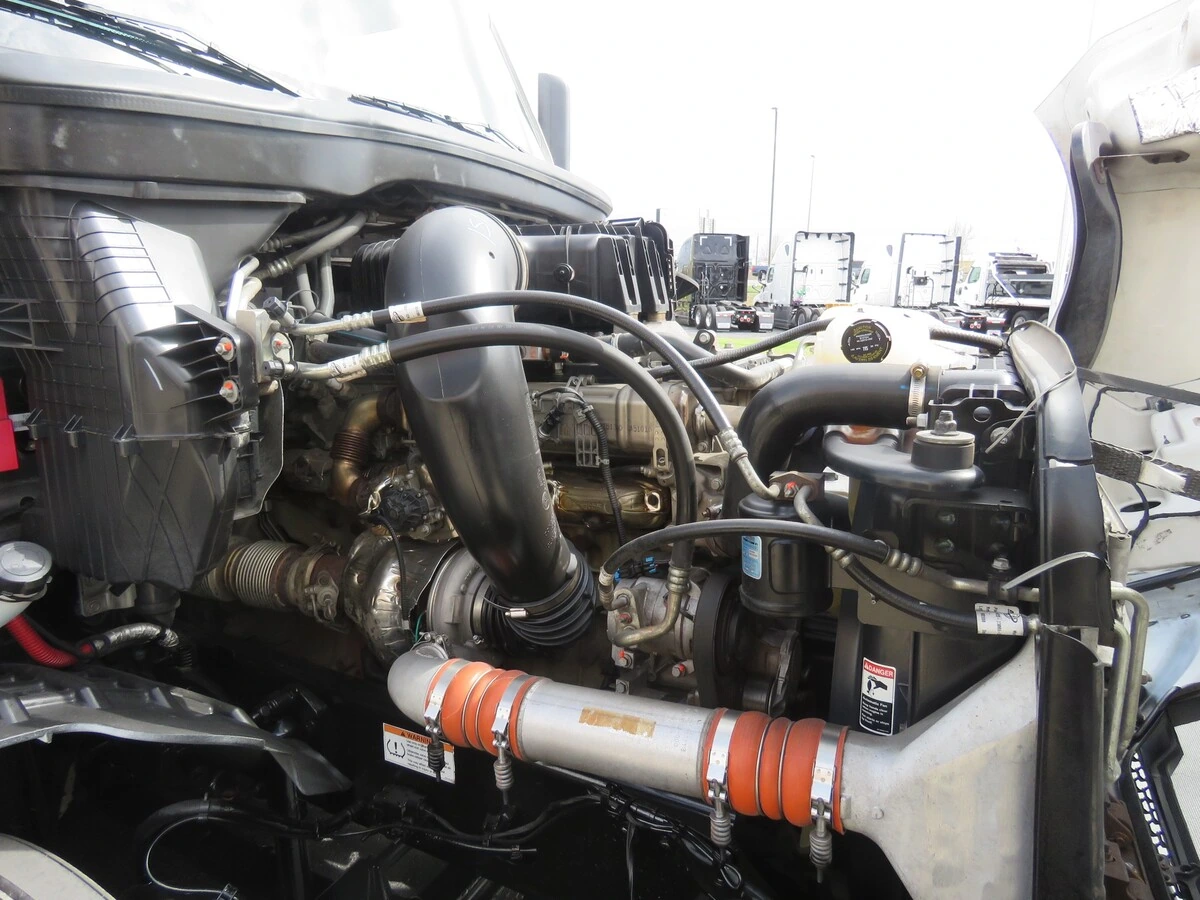 2024 Freightliner Cascadia - image 12