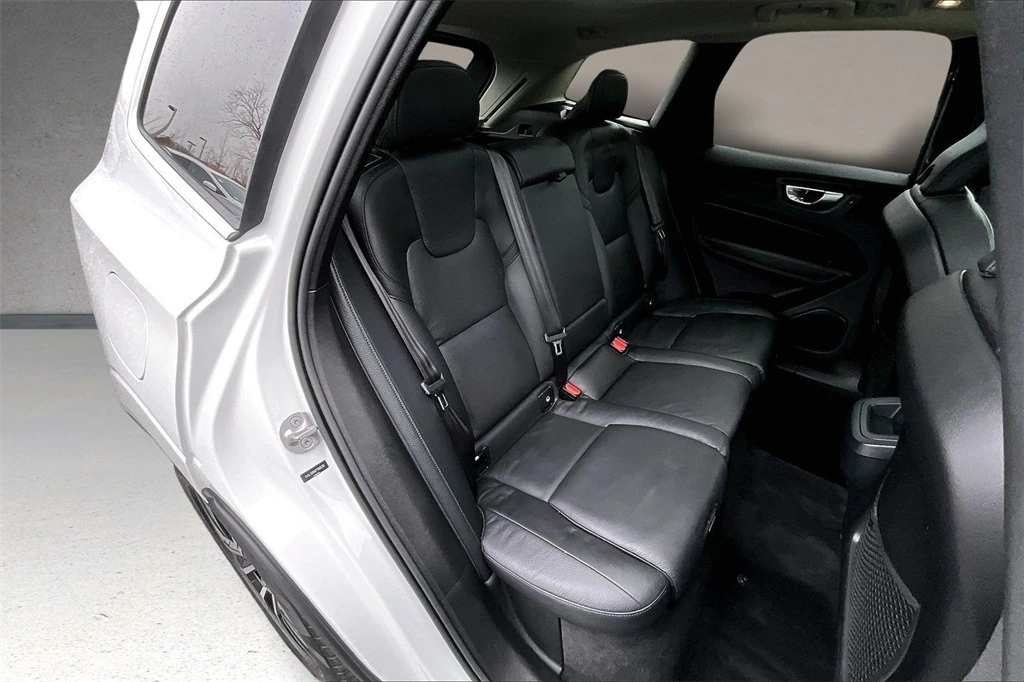 2023 Volvo - image 24