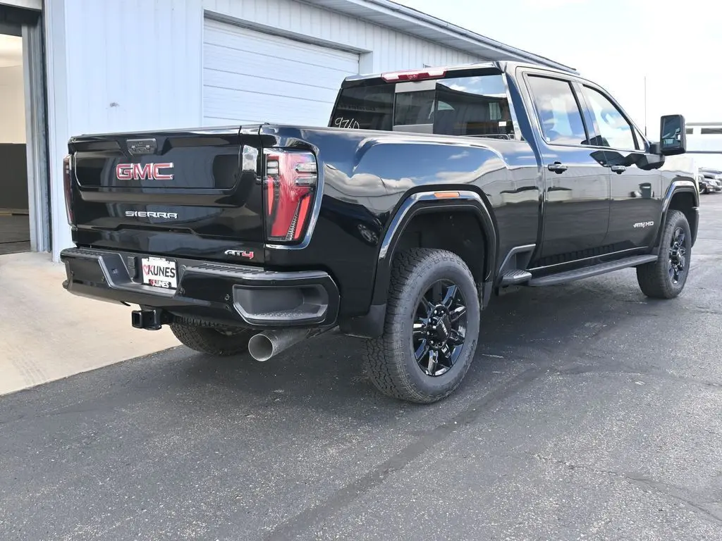 2025 Gmc Sierra HD AT4 photo 4