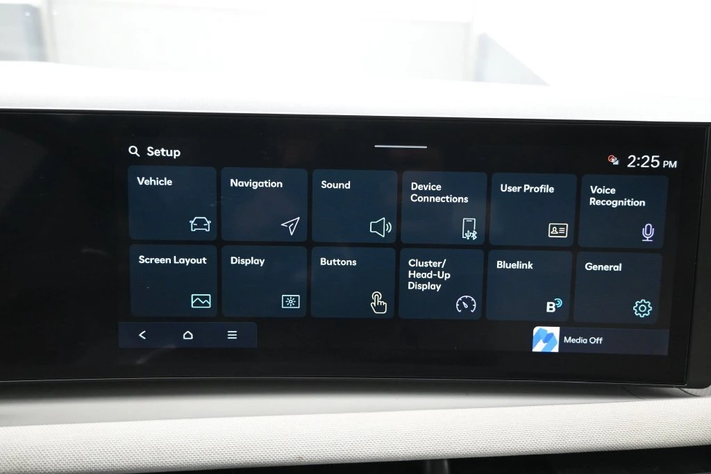 2025 Hyundai Tucson Limited - Photo 11