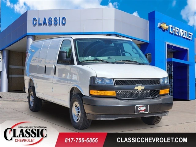 2025 Chevrolet Express 2500 Work Van HD's photo
