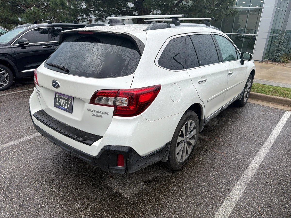 Used 2018 Subaru Outback Touring with VIN 4S4BSETC7J3219071 for sale in Kansas City