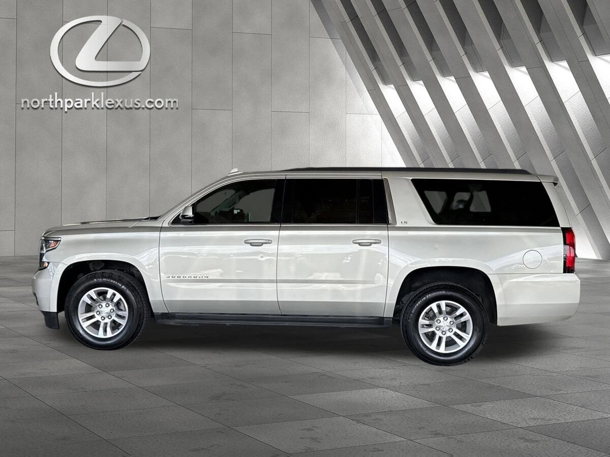 2016 Chevrolet Suburban 2WD 1500 LS's photo