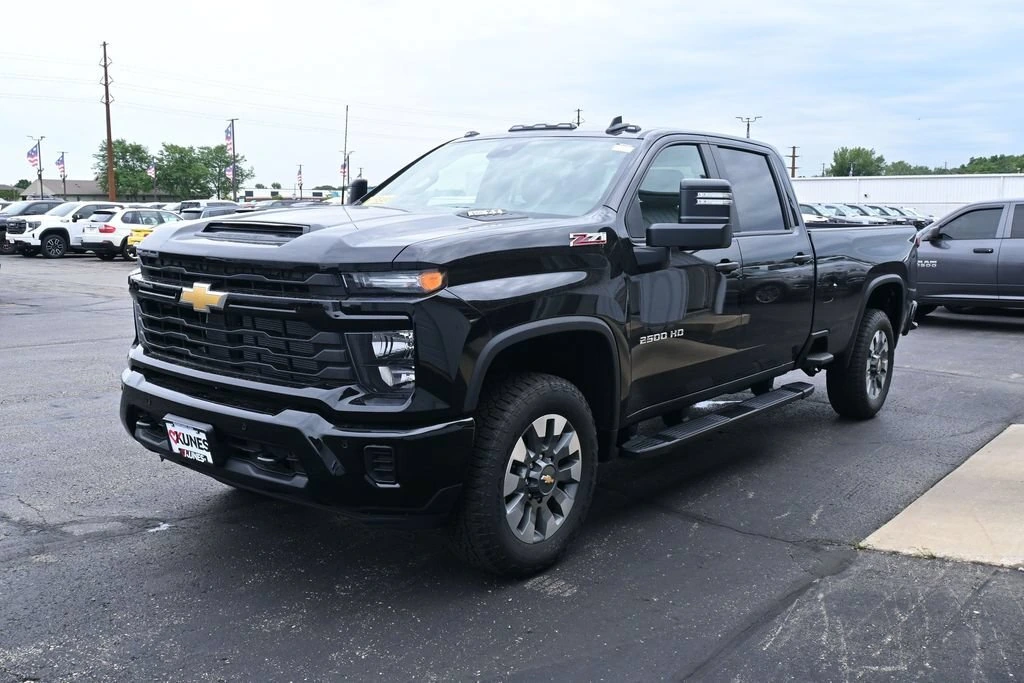 2026 Chevrolet Silverado 2500 HD Custom - Photo 9
