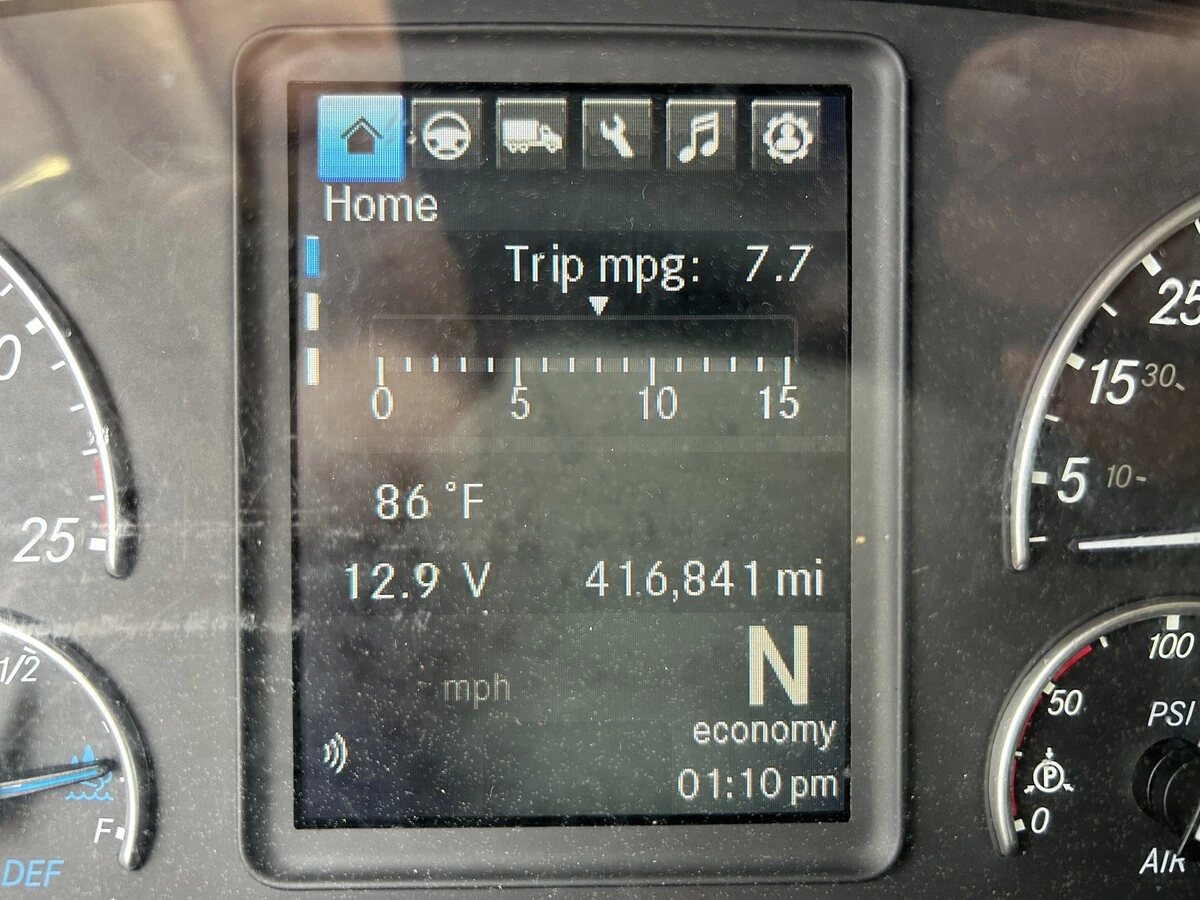 2022 Freightliner Cascadia - image 22