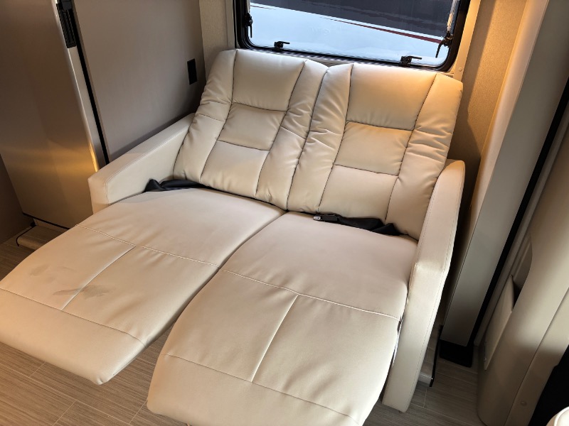 View 24R/24R/2026 image-14