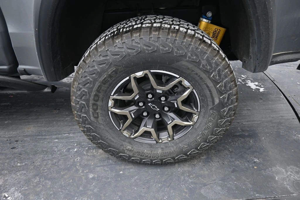 2024 Chevrolet Colorado ZR2 - Photo 11