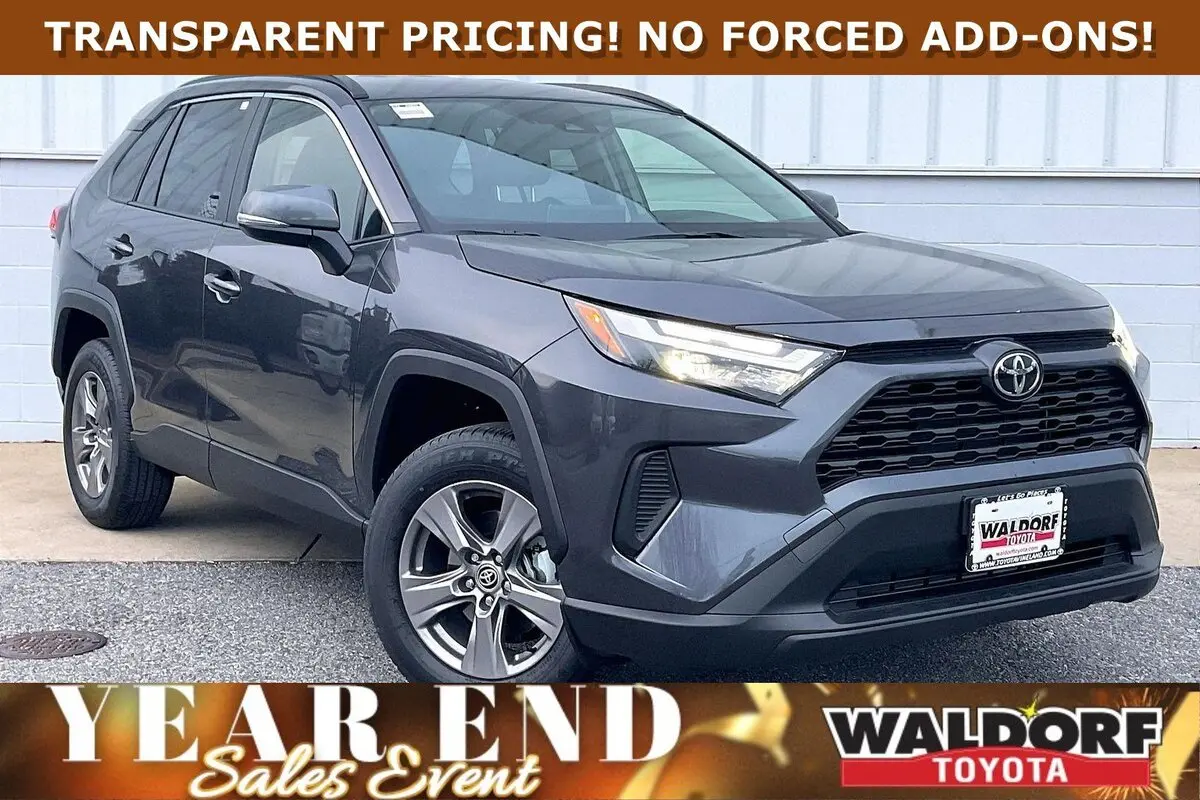 2025 Toyota RAV4 XLE's photo