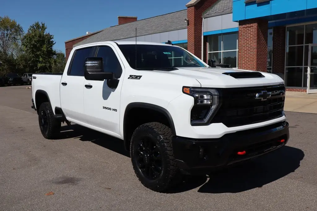 2026 Chevrolet Silverado LT photo 2