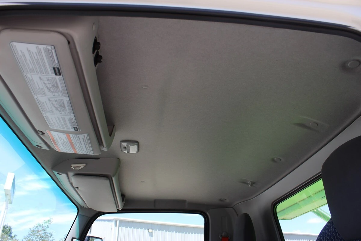 2024 Isuzu NRR in Danbury, CT — photo 6