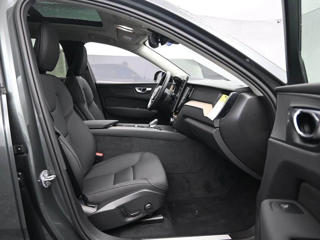 2026 Volvo - image 22