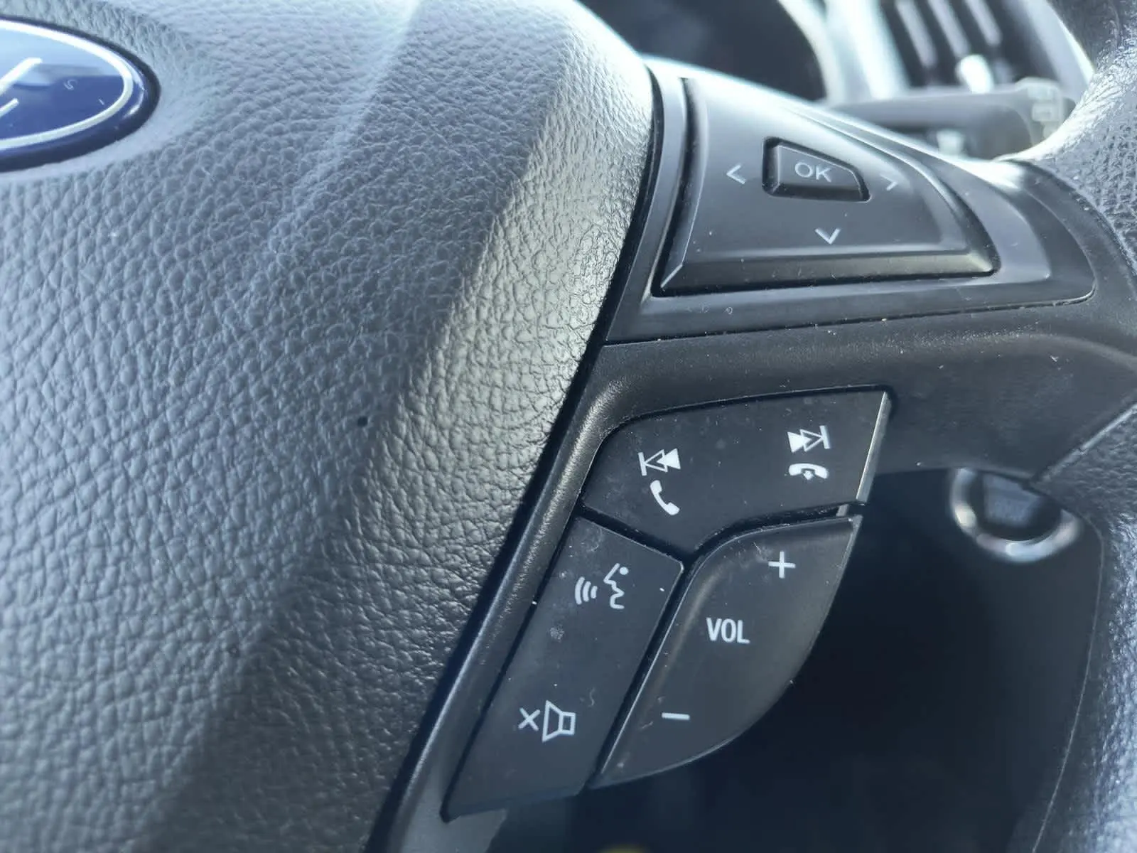 2022 Ford Edge SE photo 25