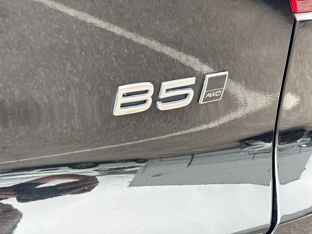 2023 Volvo XC40 Plus - Photo 11