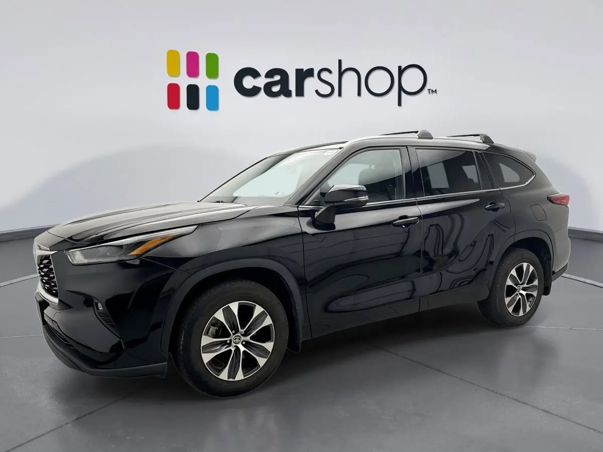 2022 Toyota Highlander XLE's photo