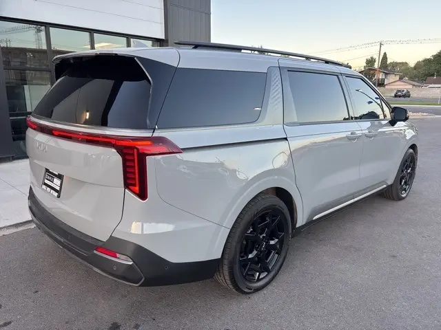 2025 Kia Carnival SX Prestige photo 9