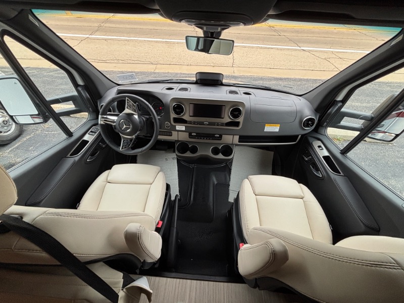 View 24R/24R/2026 image-12