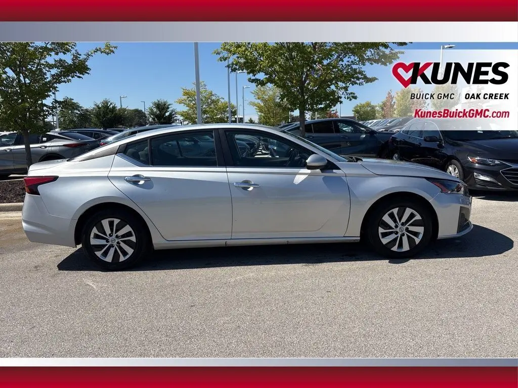 2023 Nissan Altima 2.5 S photo 3