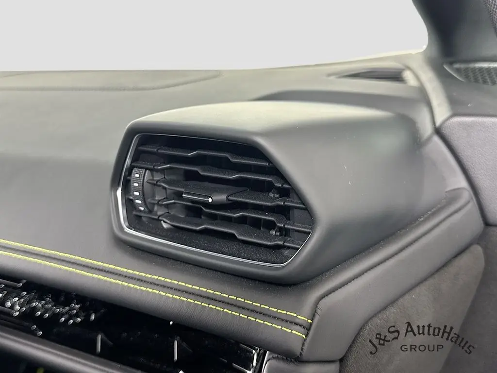 2024 Lamborghini Huracan Tecnica Base photo 25