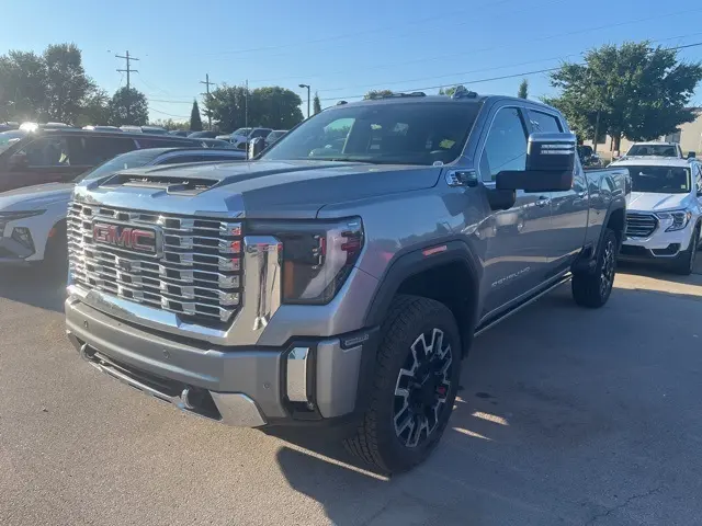 2025 Gmc Sierra HD Denali photo 2