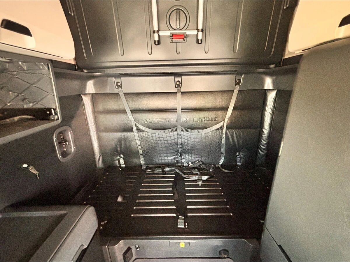 2022 Western Star 49X — photo 8