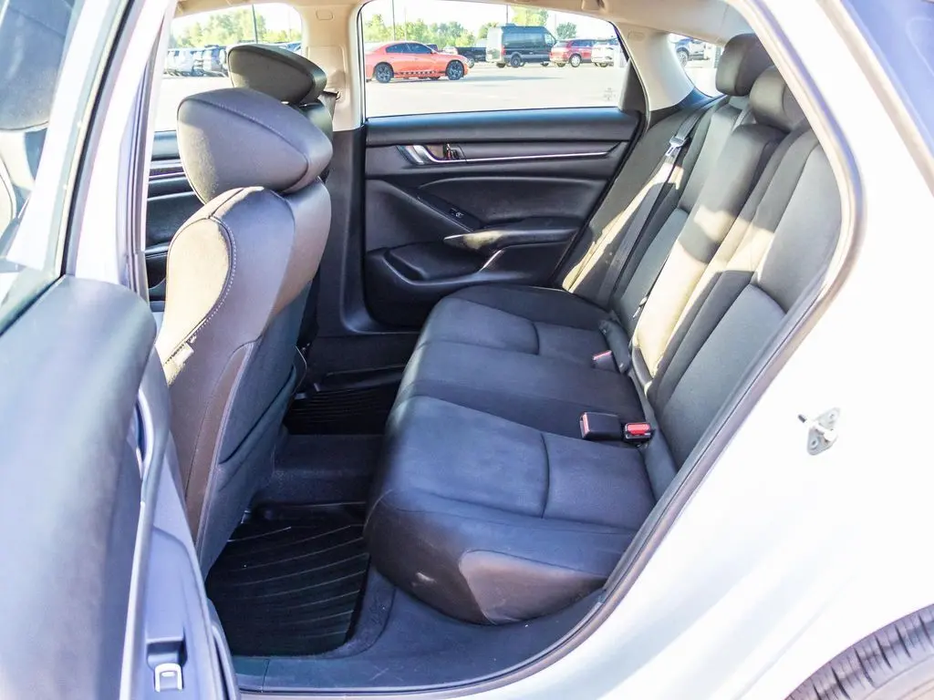 2019 Honda Accord EX photo 21