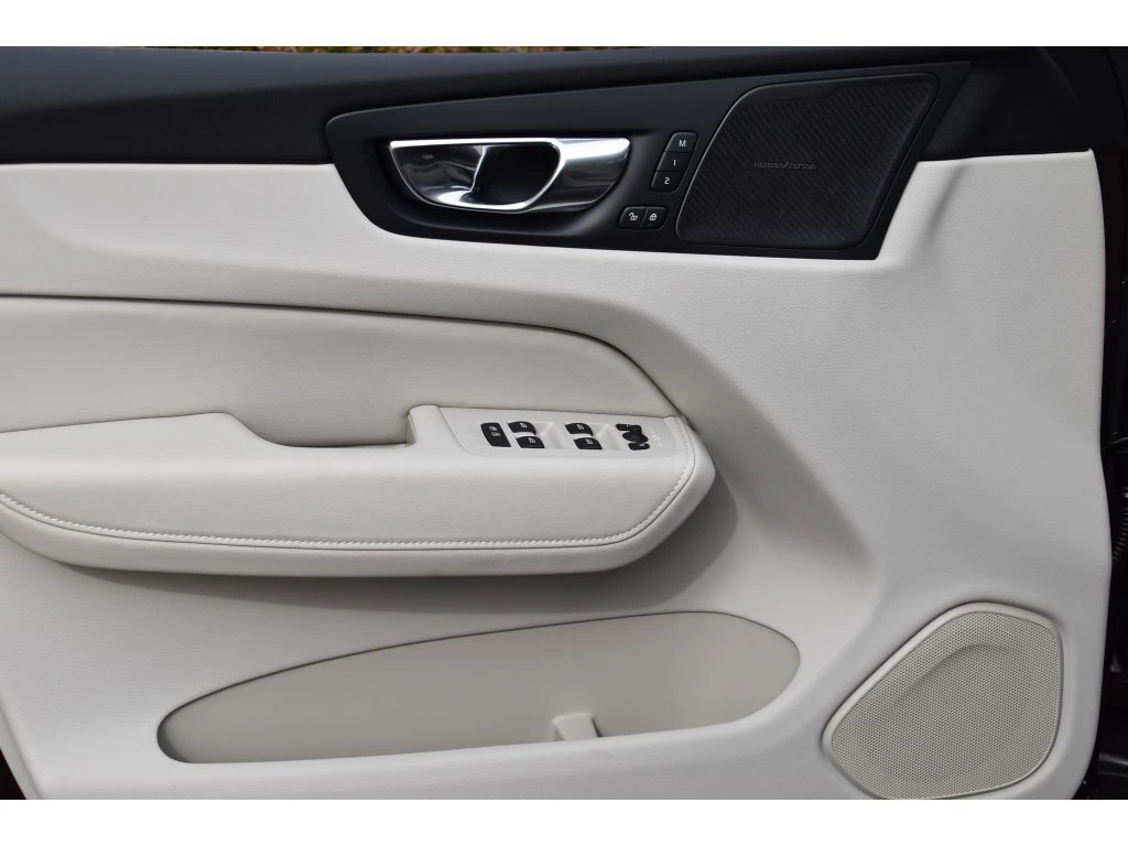 2026 Volvo - image 21