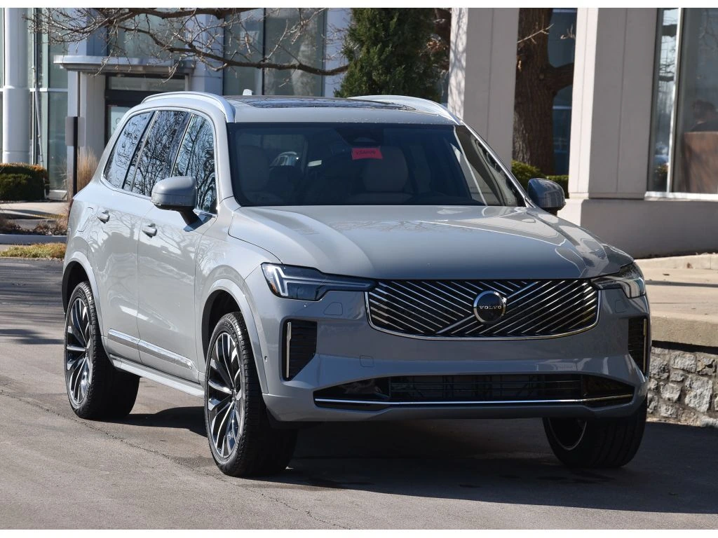 2026 Volvo - image 2