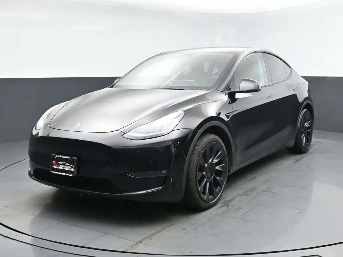 2021 Tesla Model Y Long Range's photo