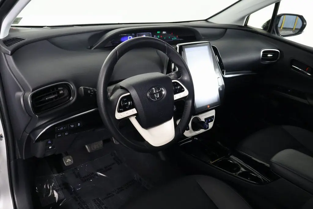 2018 Toyota Prius Prime Advanced photo 6