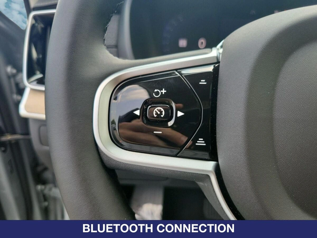 2026 Volvo XC90 Plus - Photo 17