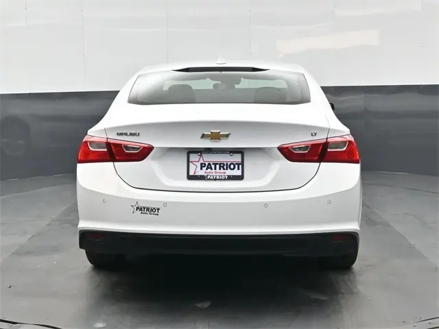 2024 Chevrolet Malibu 1LT photo 3