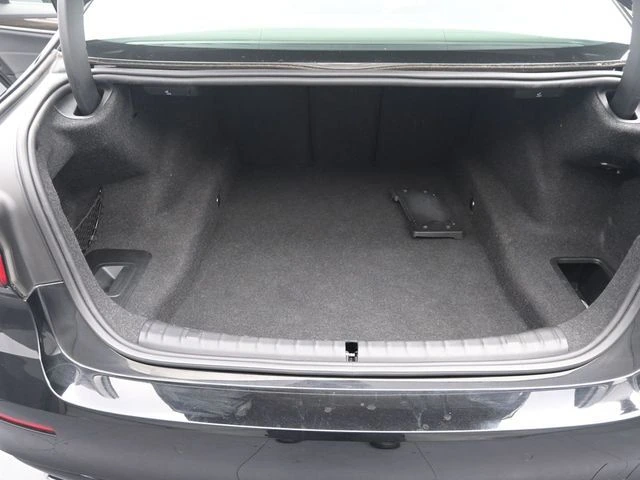 2022 BMW 5 Series 530i - Photo 18